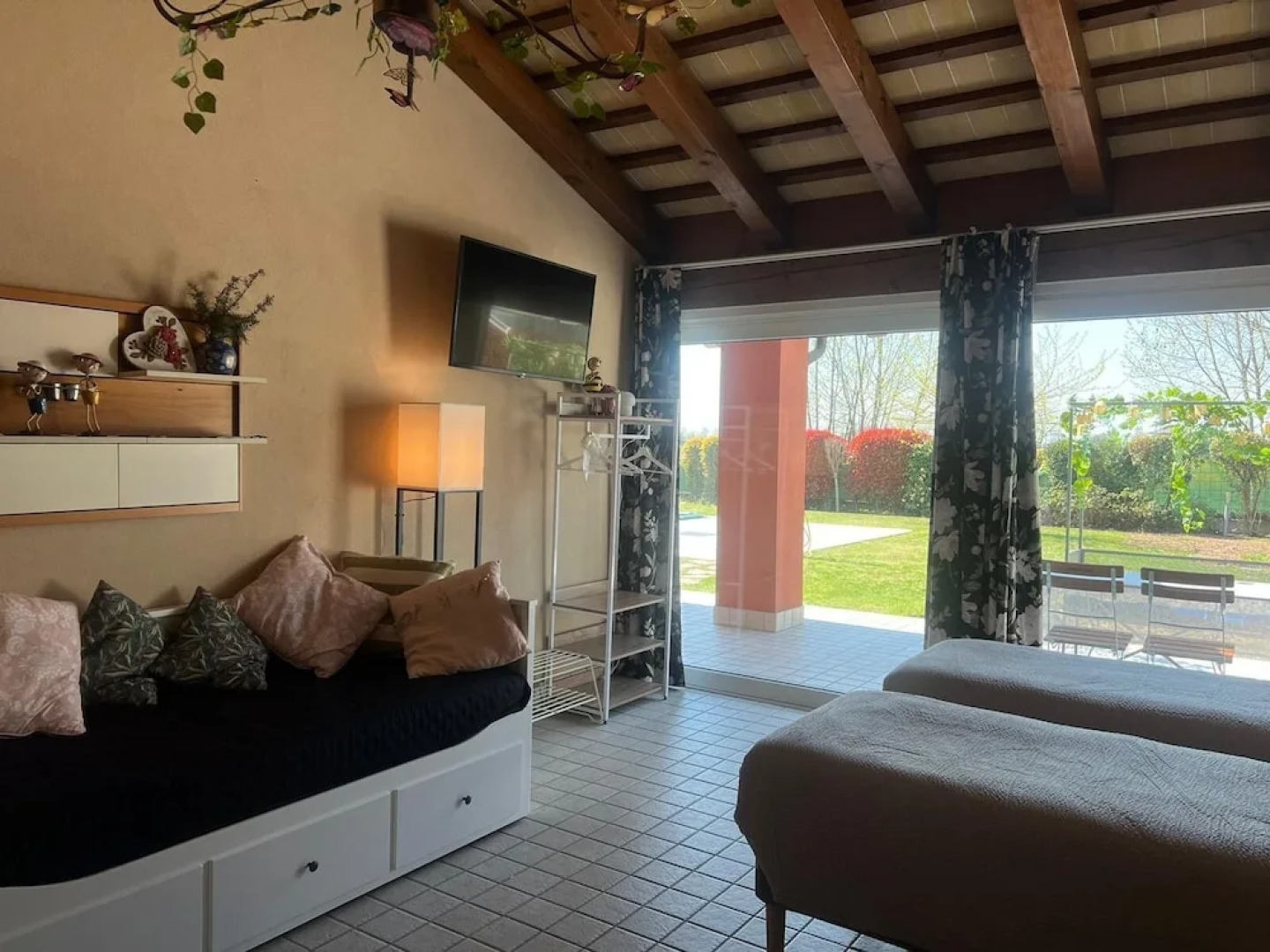 Room in Studio - Studio Apartment With Kitchen in one Room