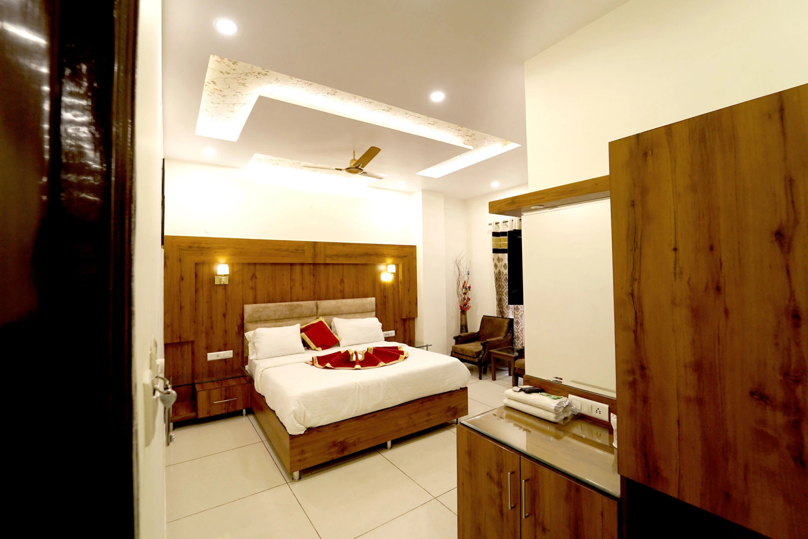 Hotel Roopa International