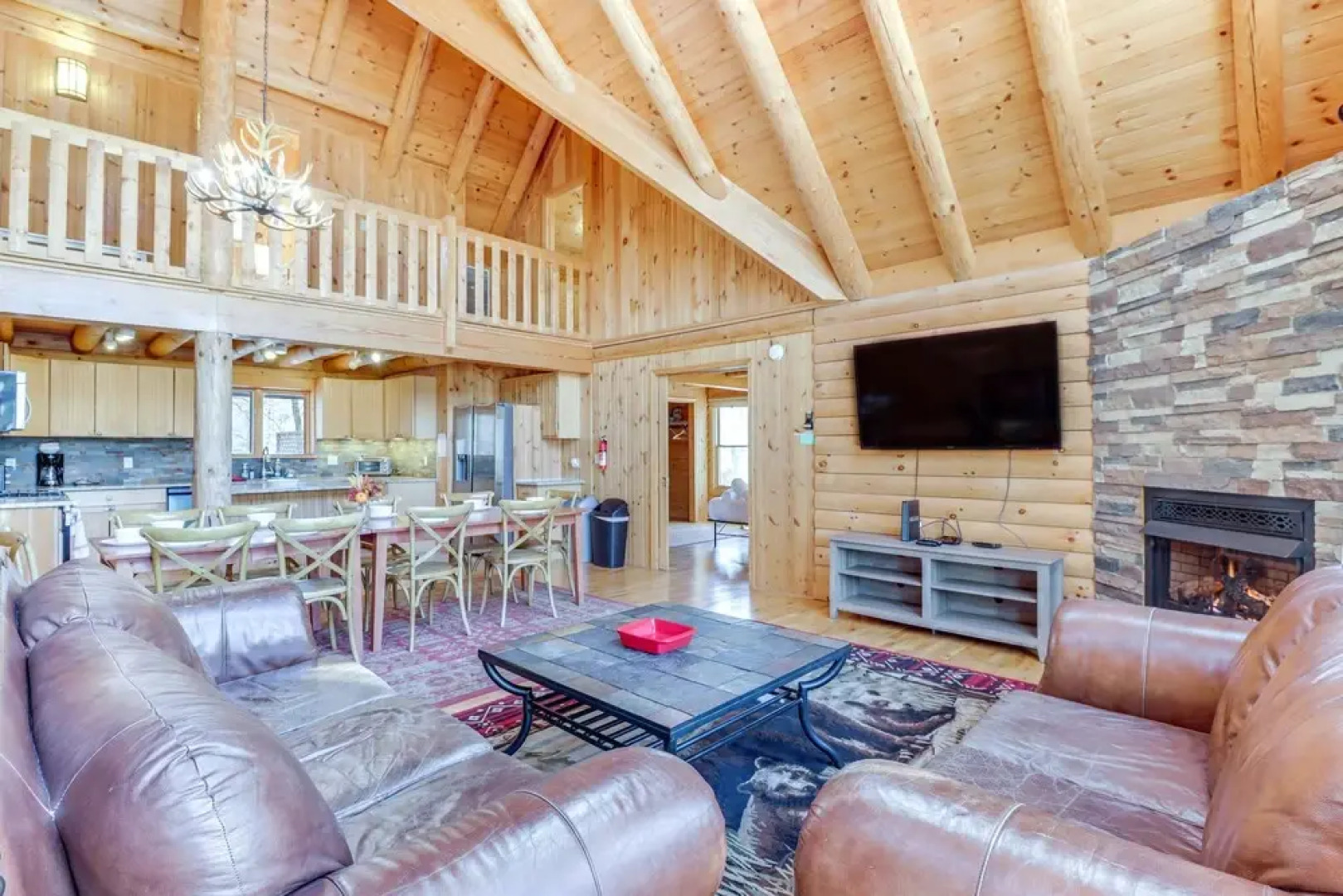 Private Hot Tub & Fire Pit: Log Cabin in Blakeslee