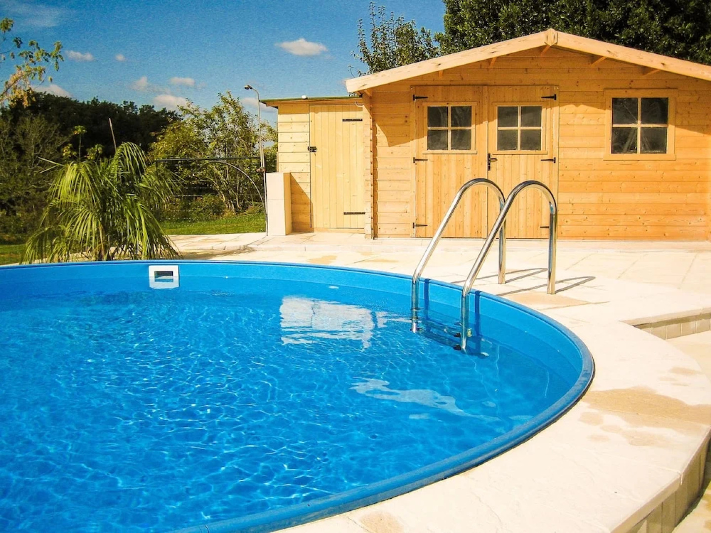 Sunlit Bungalow With Private Pool in Nadaillac-de-rouge