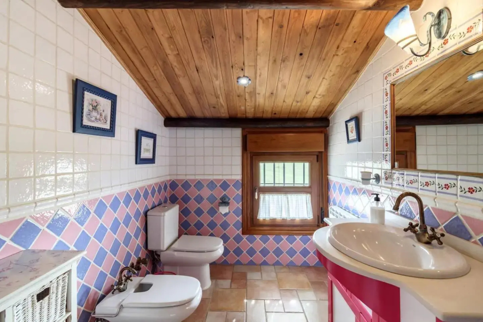 Encantadora casa con piscina privada y chimenea