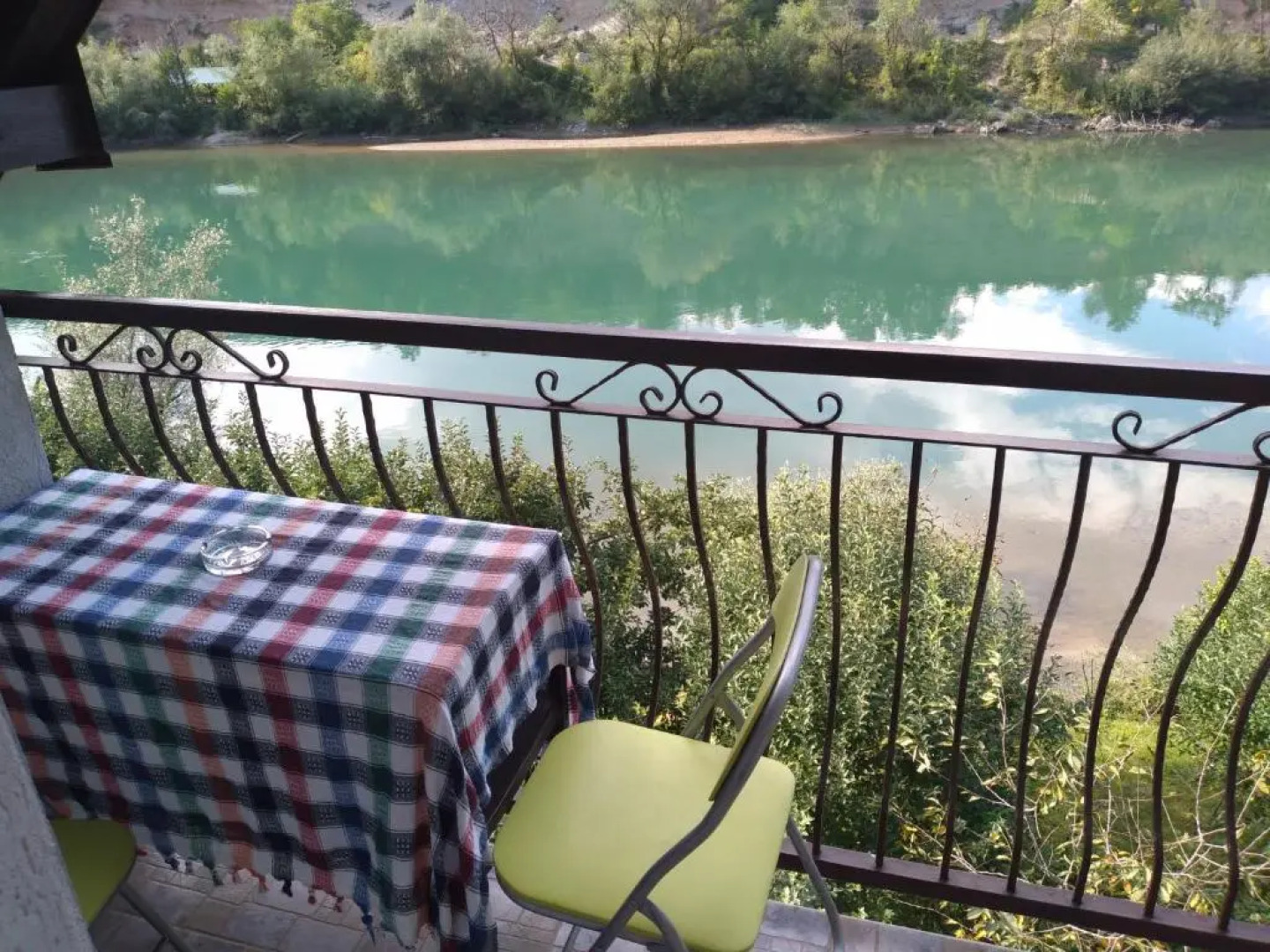 Vikendica pored Drine Foča