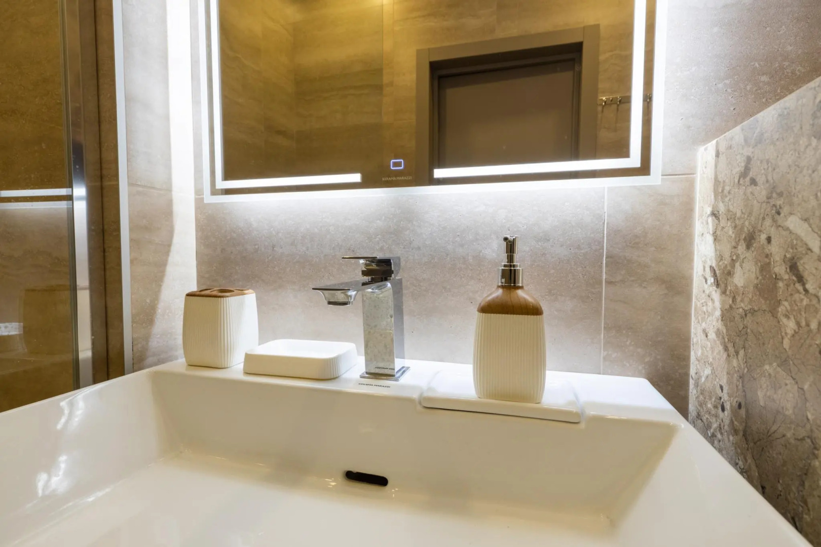 Апартаменты Домино на улице Партизана Железняка 38