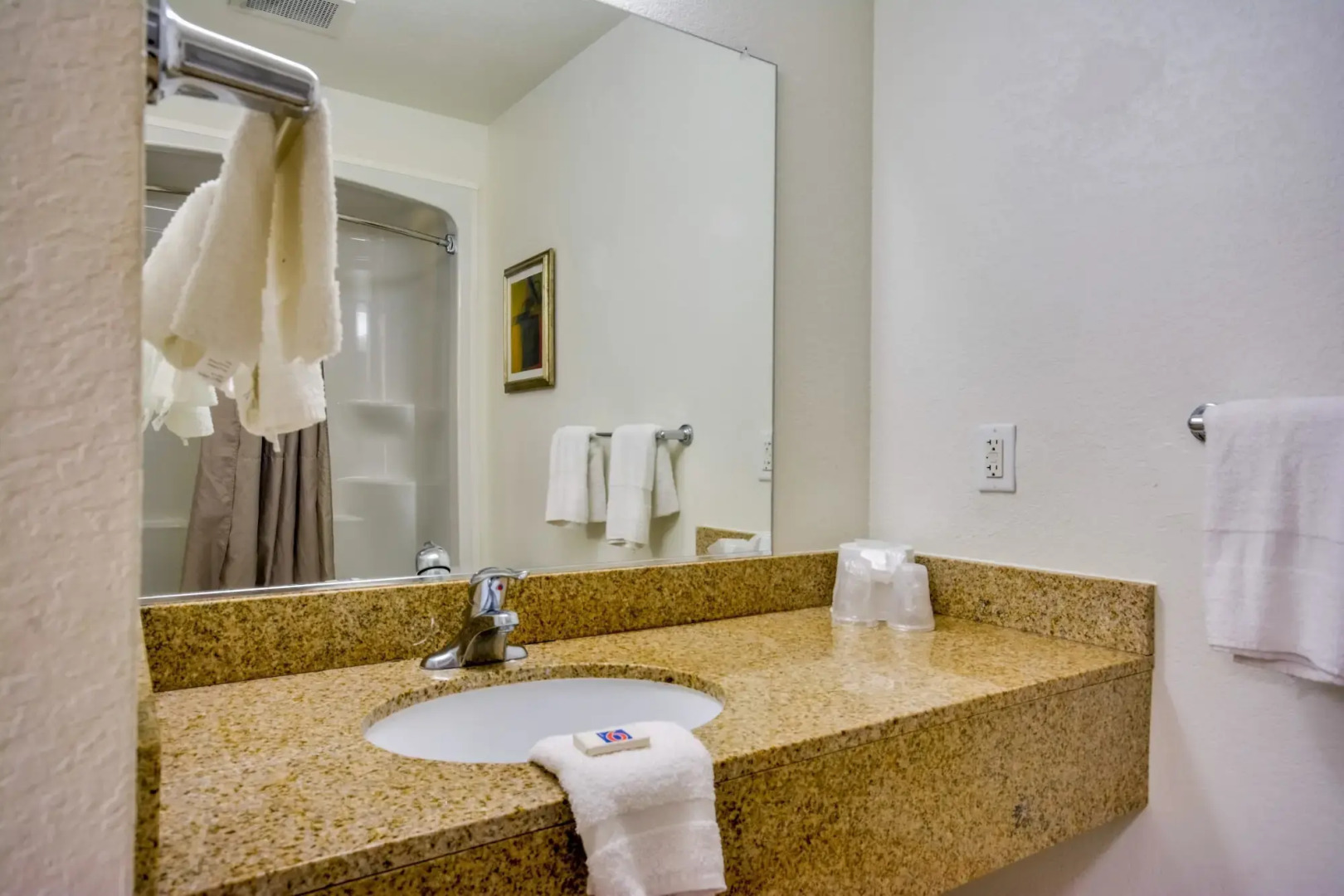 Motel 6 Biloxi, MS - Beach