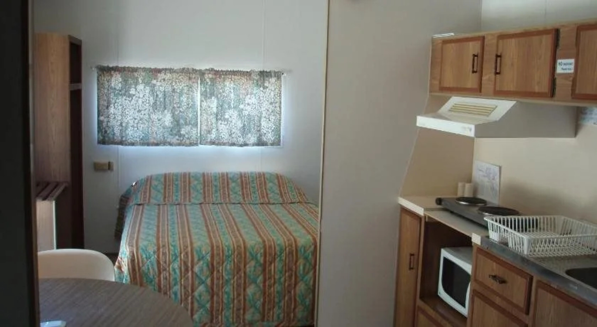 Lakeside Tourist Park