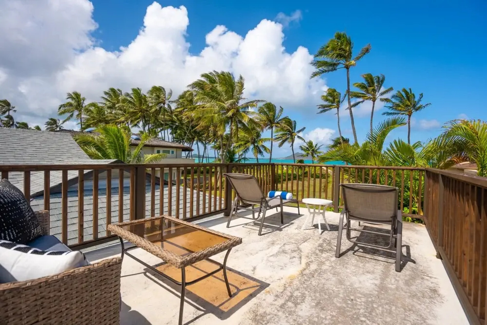 Hale Oahu Estate by Avantstay Kailua Beachfront Estate w/ Guest House