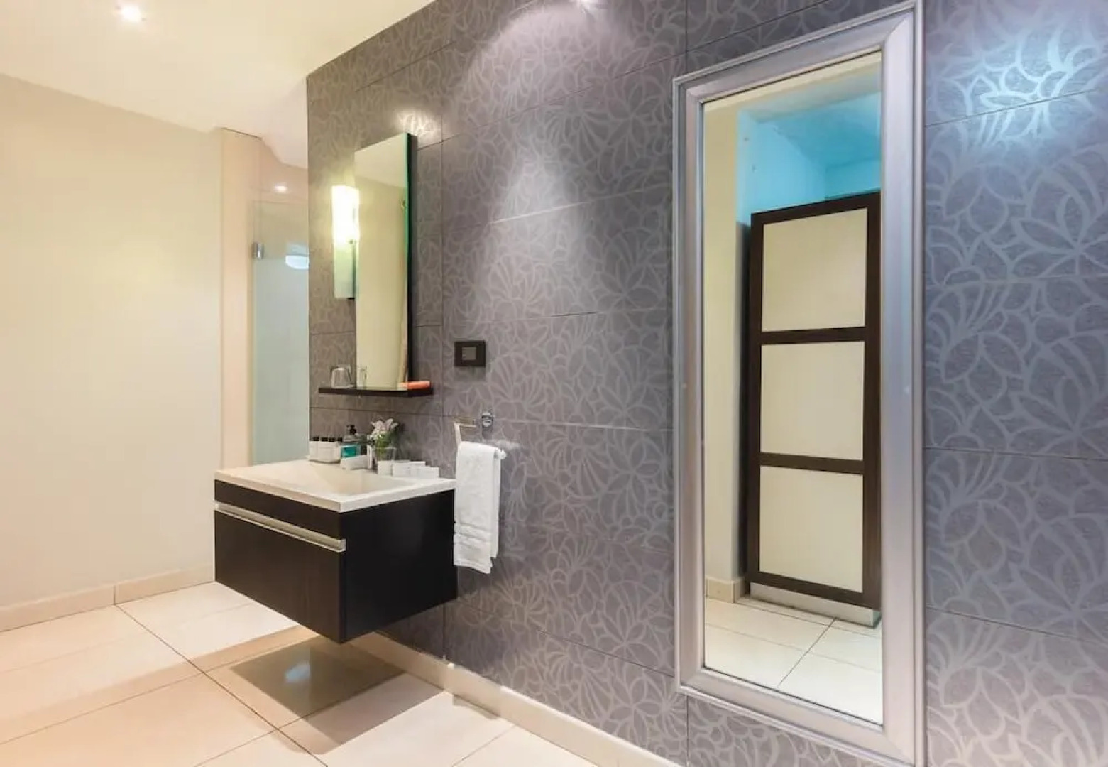 Sarina Suites and Apartments Kano