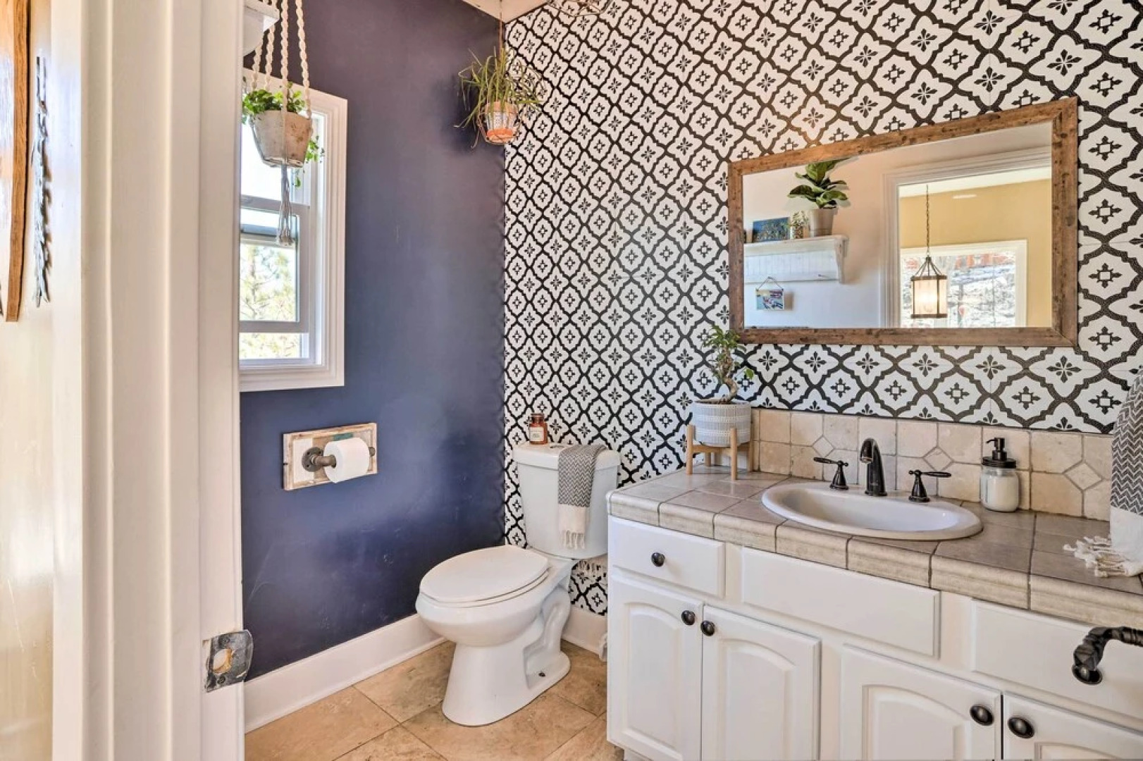 Lovely Lake Arrowhead Home w/ Private Hot Tub