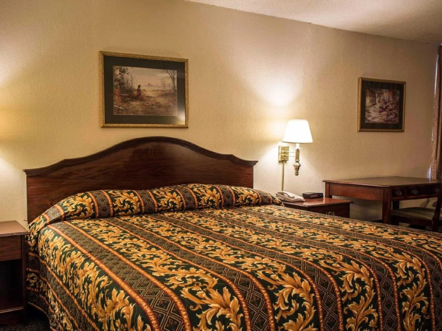 Ramada Inn & Suites Lumberton