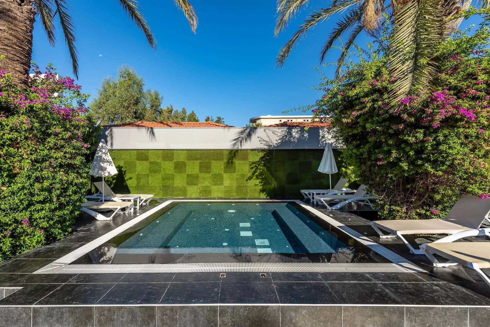 White City Beach - Adults Only