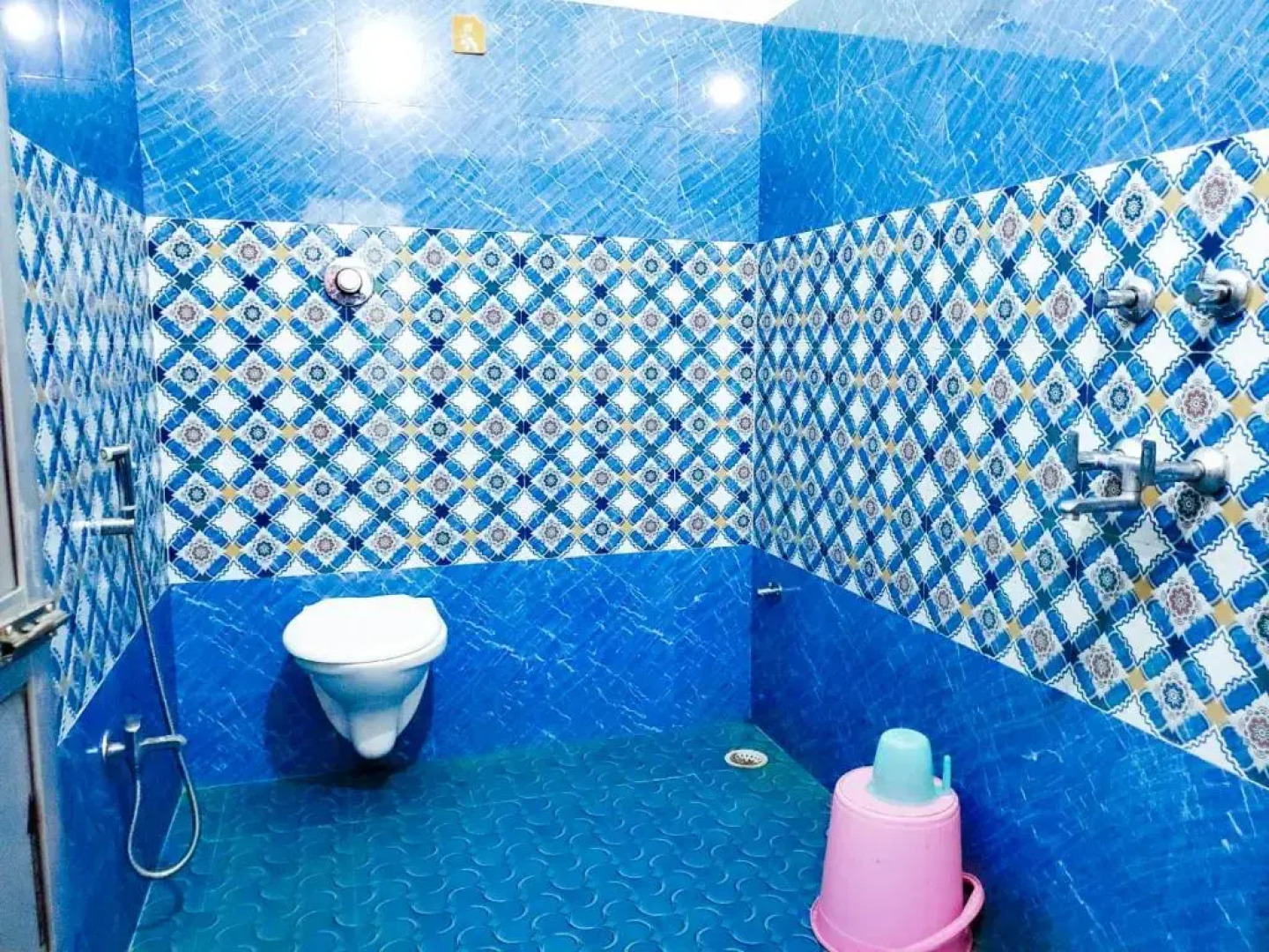 Oyo 91794 Hotel Parinay