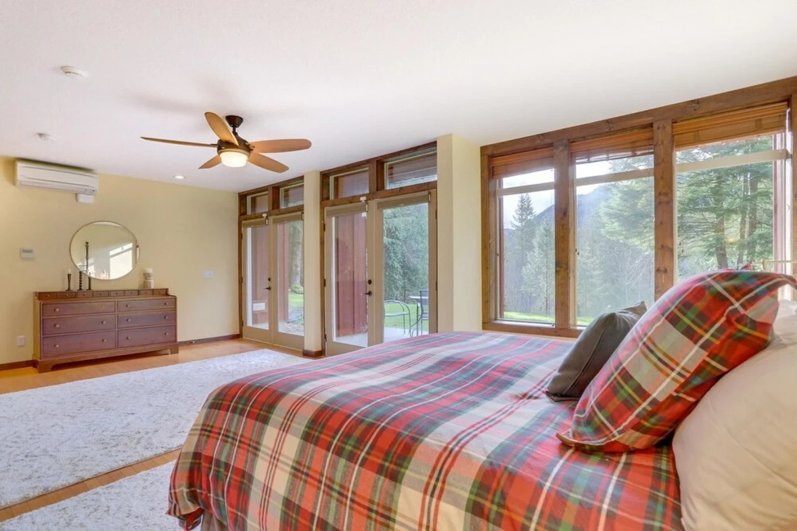 Huckleberry Mountain Lodge