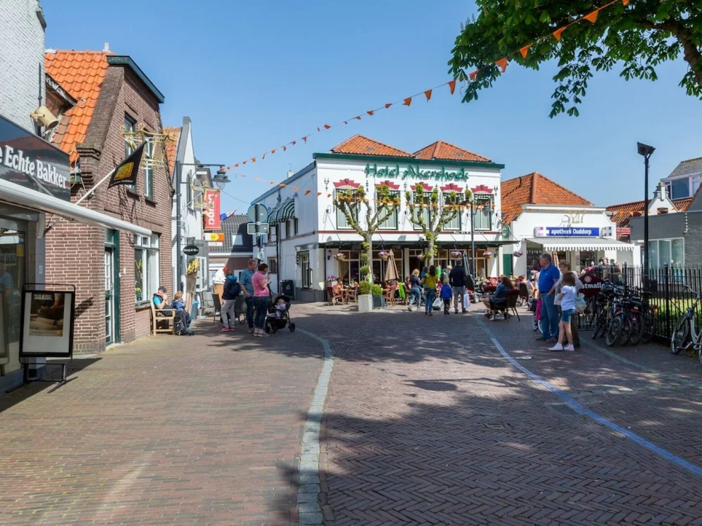 Very Spacious 6-person Apartment Located in the Centre of Ouddorp