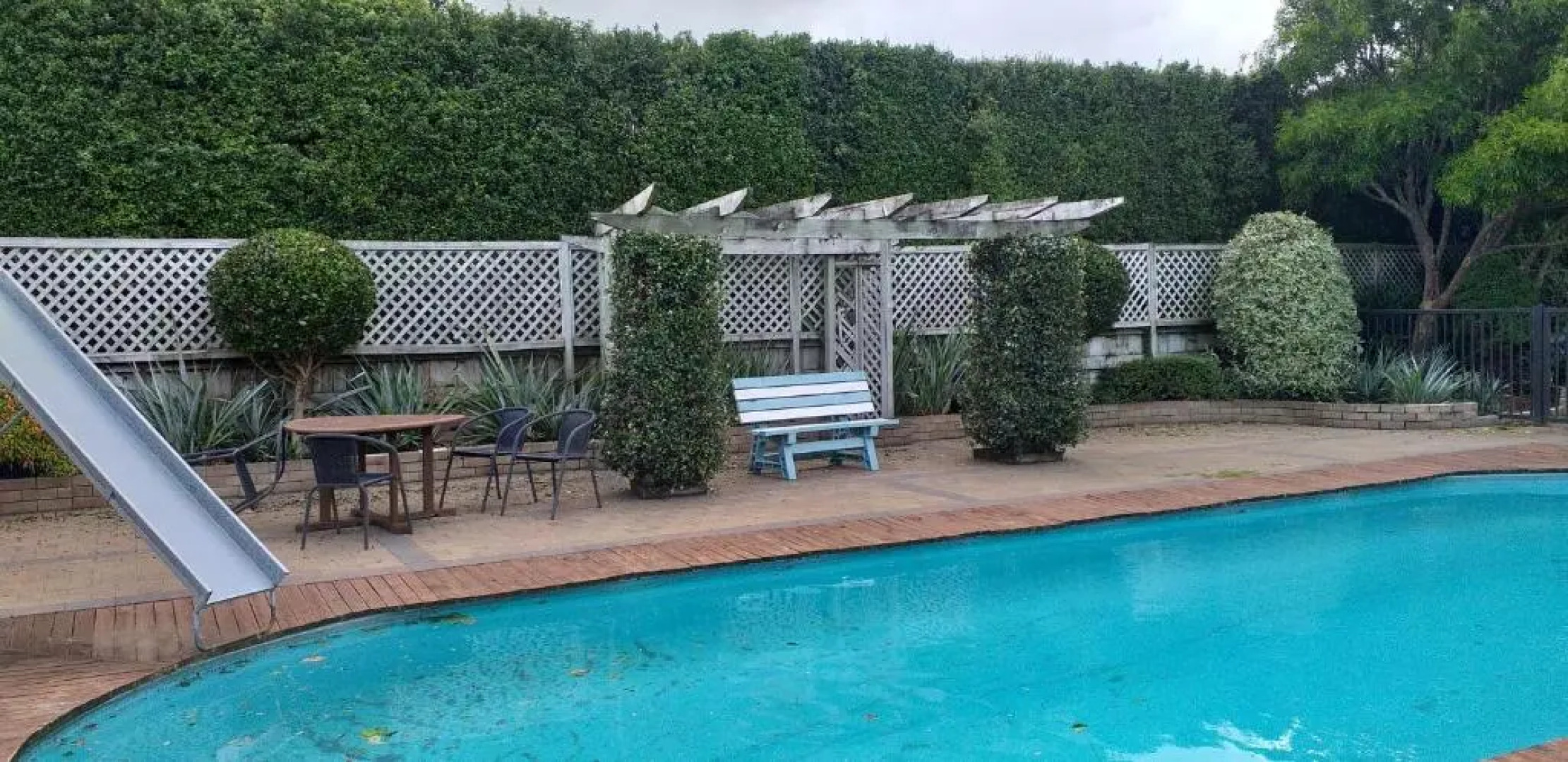 The Pool House, Romantic Country, King Bed