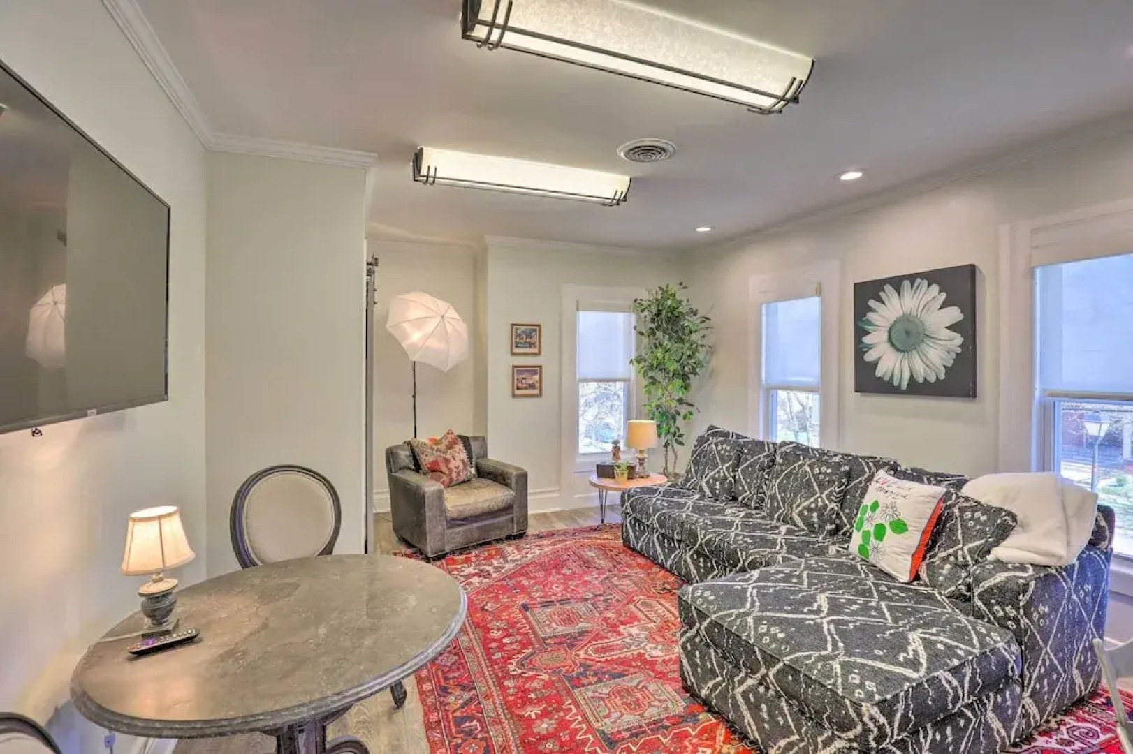 Charming & Walkable Fairport Village Apartment!