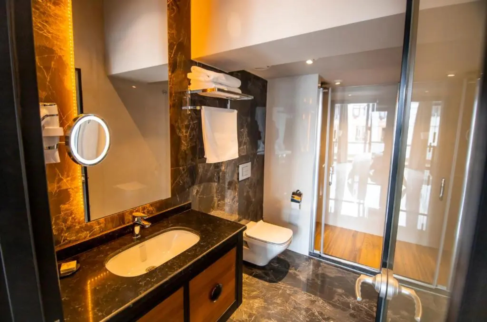 Venn Boutique Hotel - Boutique Class