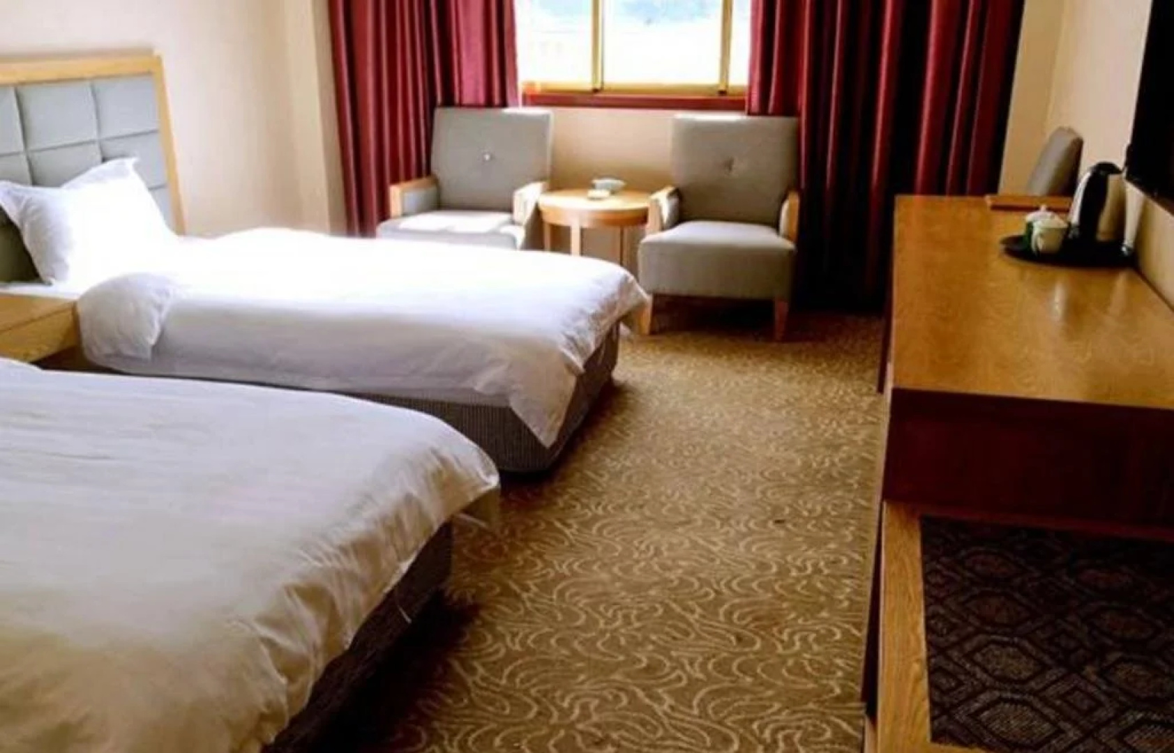 Linzhi Yonghui Business Hotel