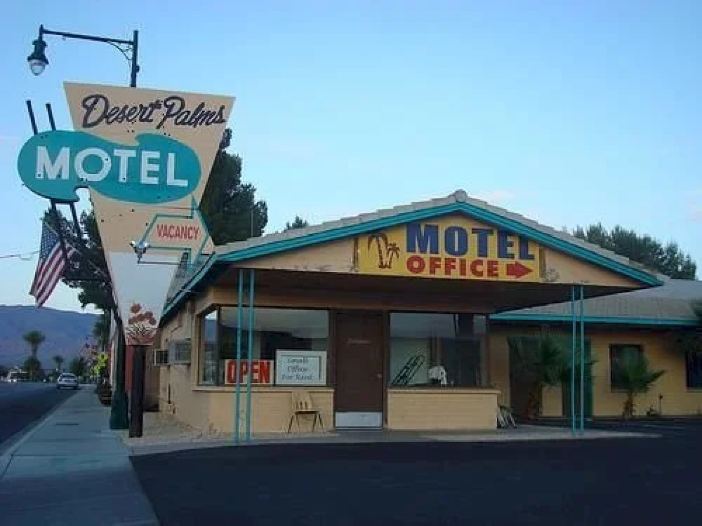 Desert Palms Hotel
