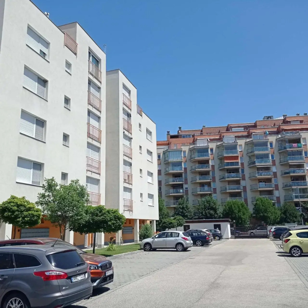 Viktria Vzparti Medencs Apartman