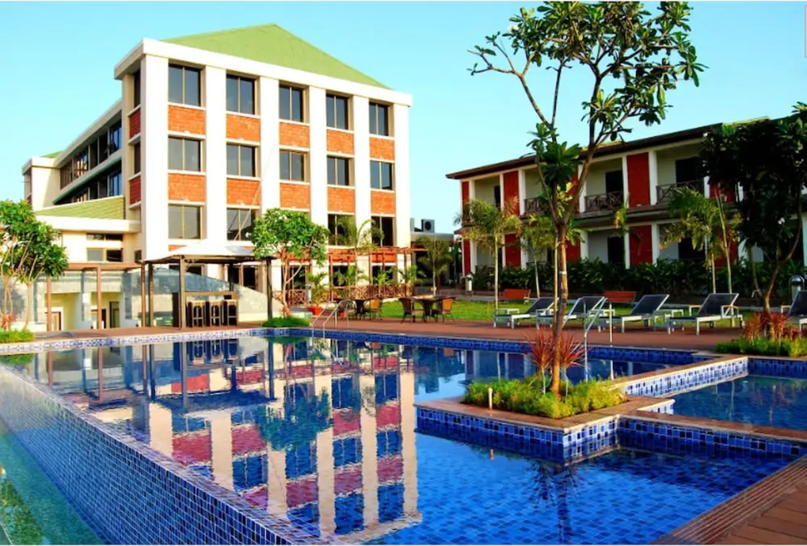 Greenleaf The Resort & Spa, Ganpatipule