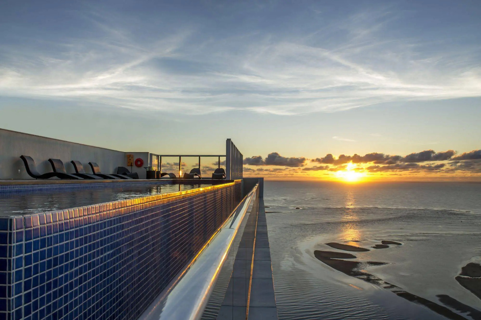 Bugan Paiva by Blue Tree