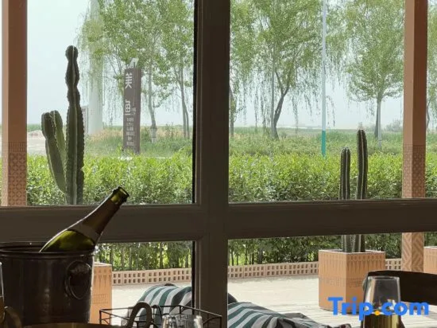 Shahu Fish Lake View Villa