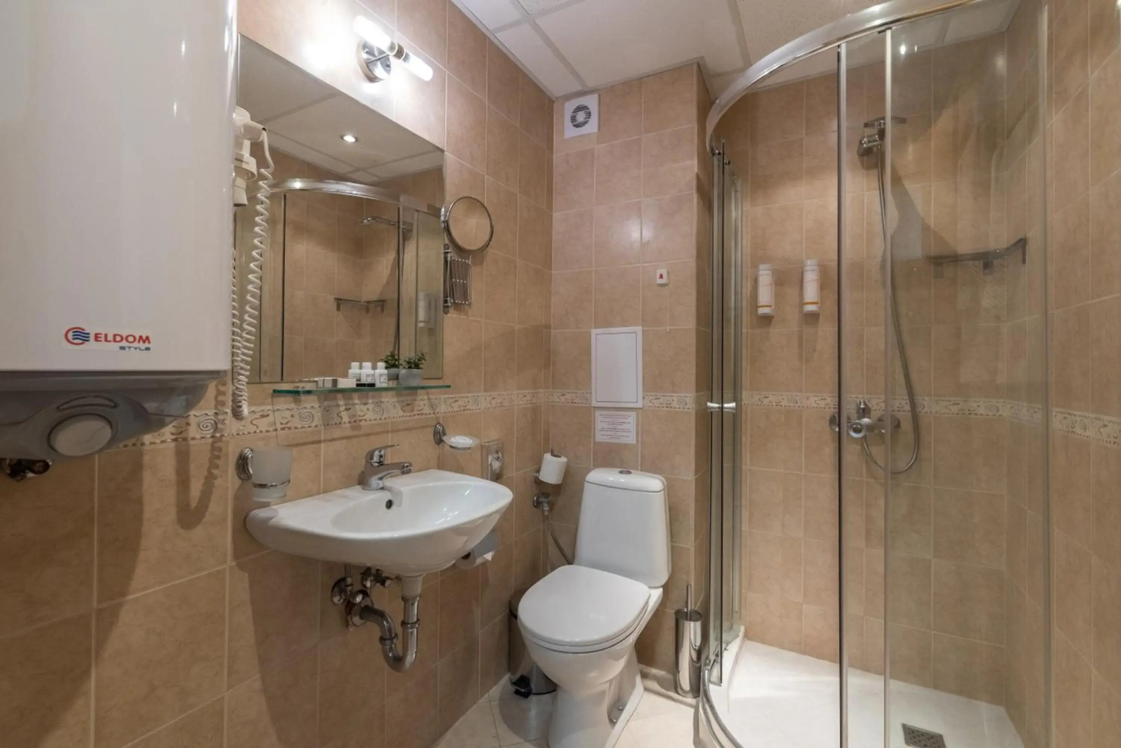 Grand Royale Apartment Complex & Spa