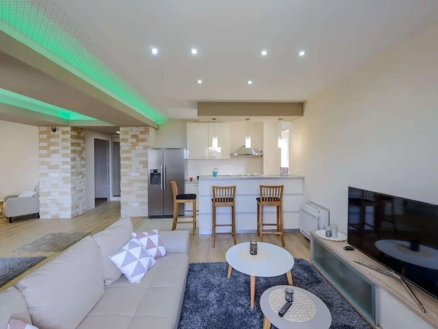 Villa Pave - Six-bedroom Villa With Terrace and Swimming Pool