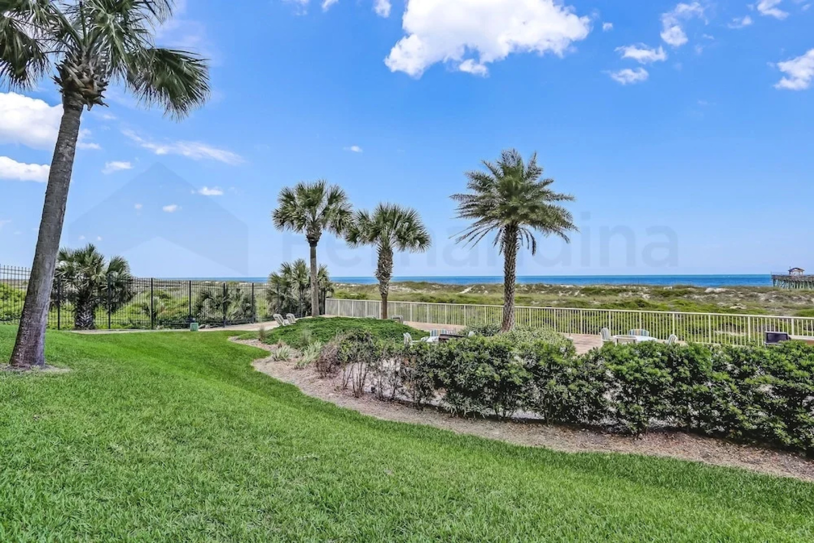 Spacious Oceanfront Condo, Easy Access to Private Fishing Pier by RedAwning