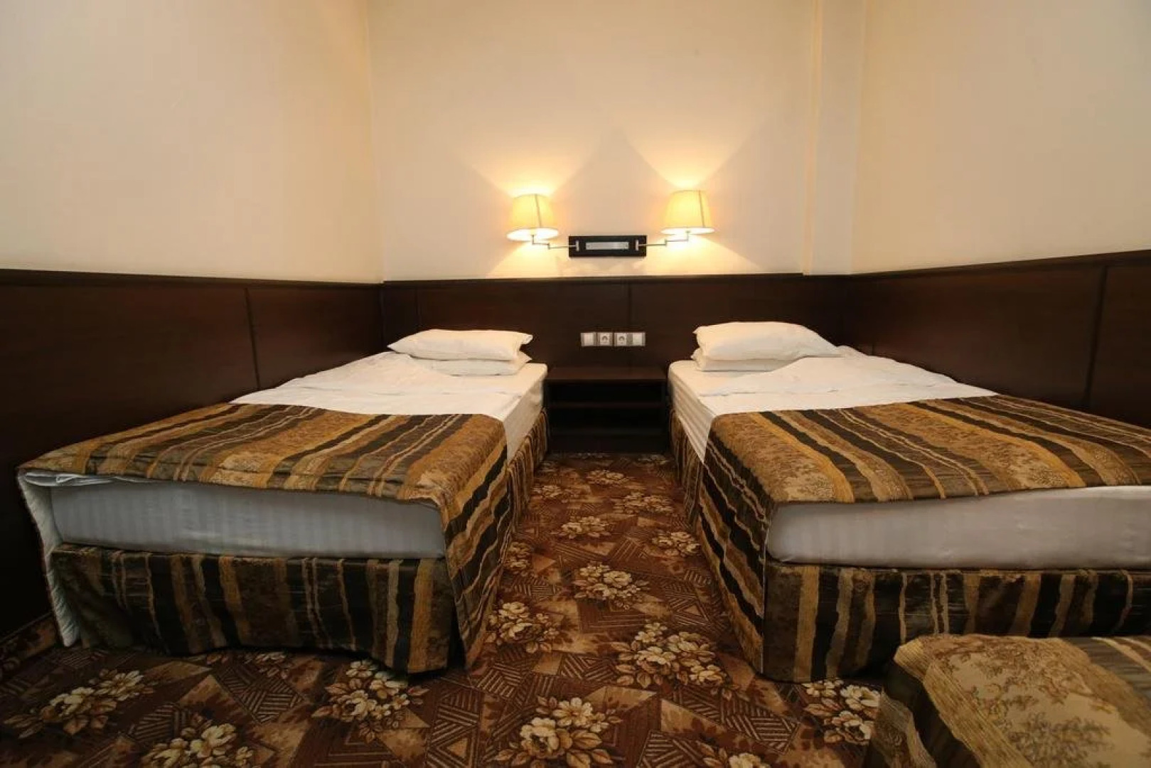 Hotel & Restaurant The House