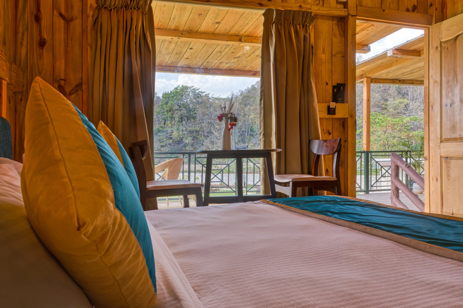 Pumpkin Hotel's Tusk N Woods