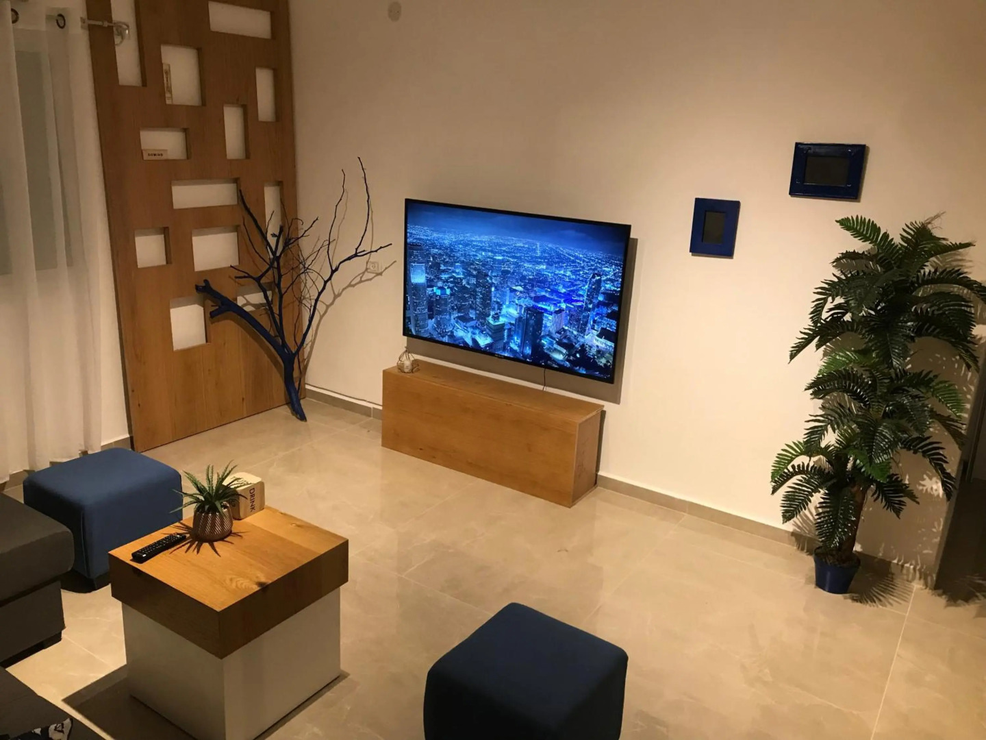 QUEEN of the dead sea by CROWN