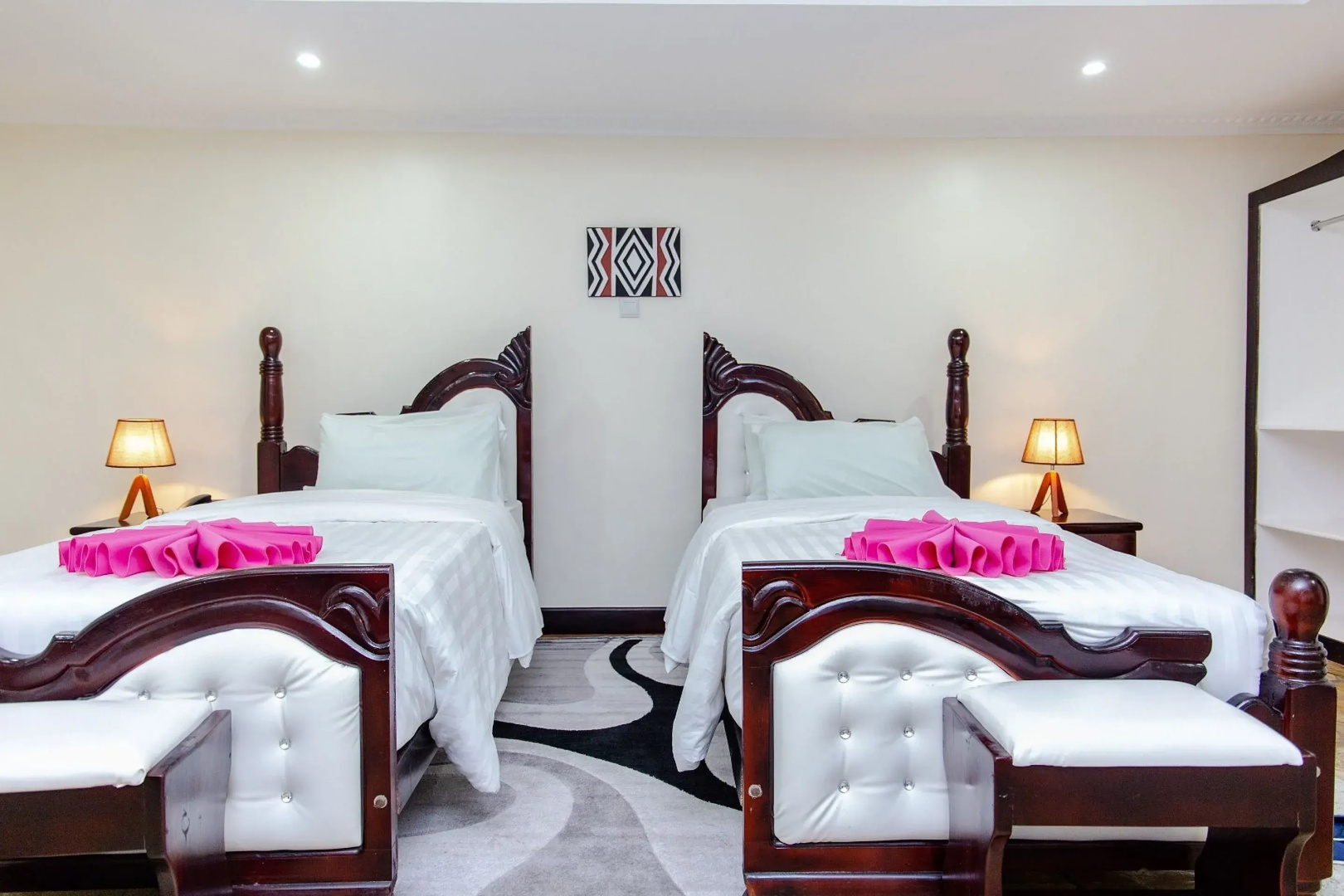 Ingagi Park View Lodge