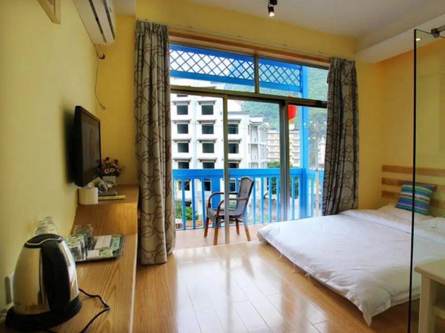 Yangshuo Moonriver Hotel