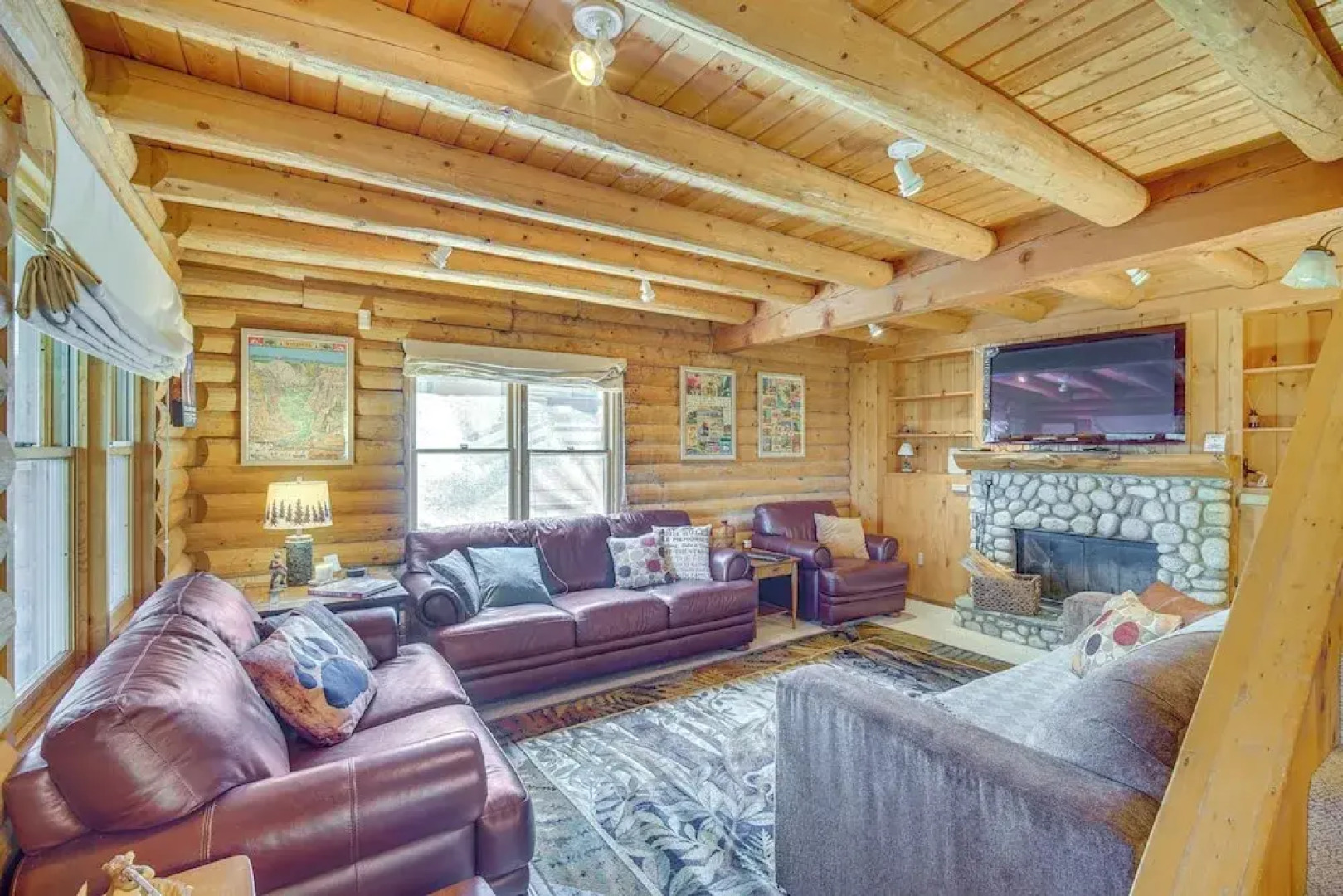 Crestline Area Vacation Rental Cabin w/ Decks!