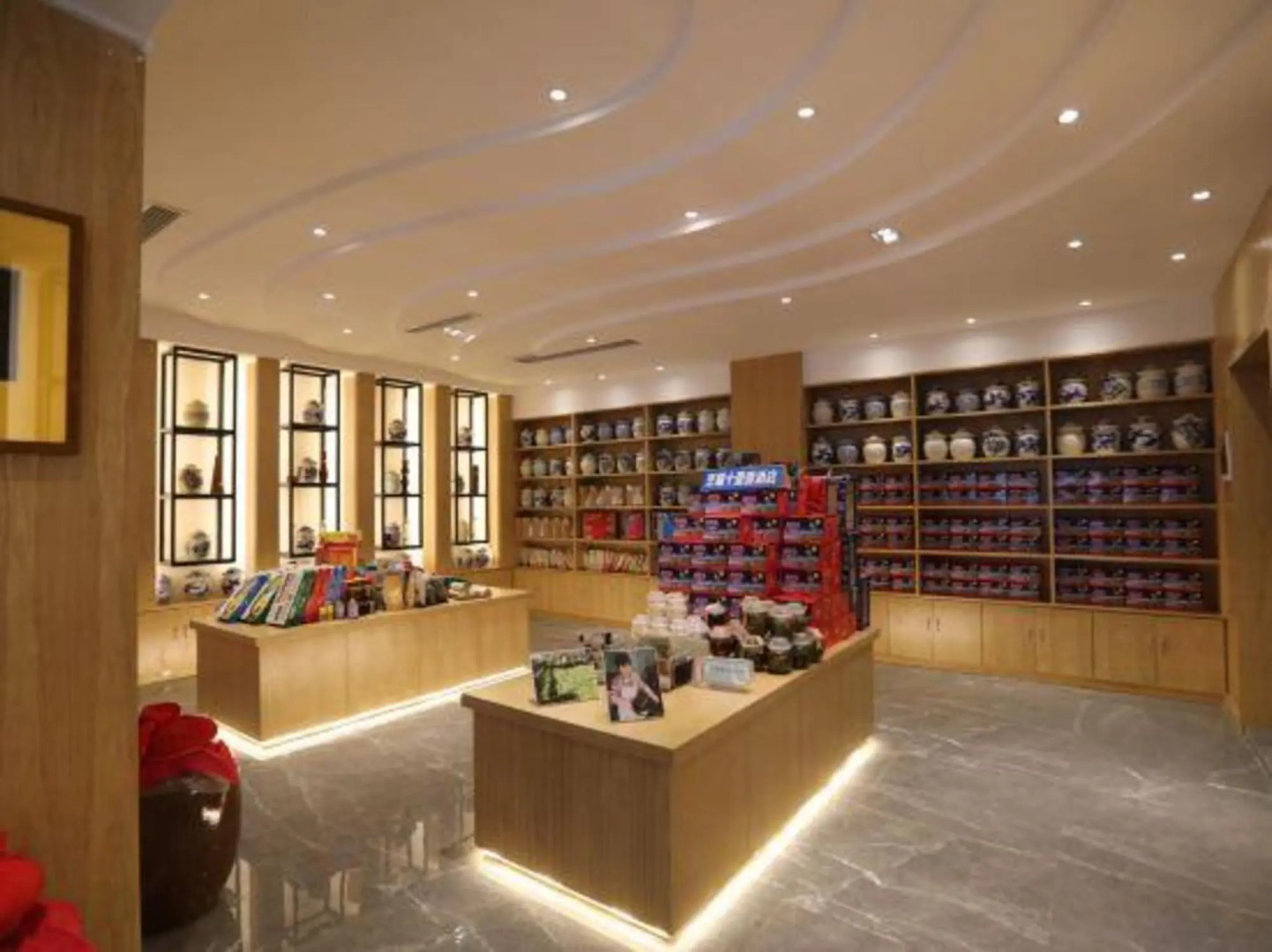 Zhengba Shilixiang Courtyard (Luding Daduhe Bridge)