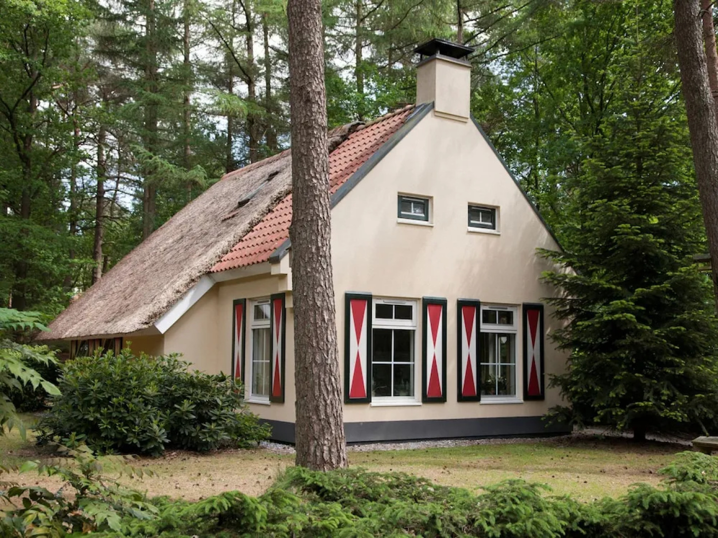 Romantic Villa With a Dishwasher, Near a National Park