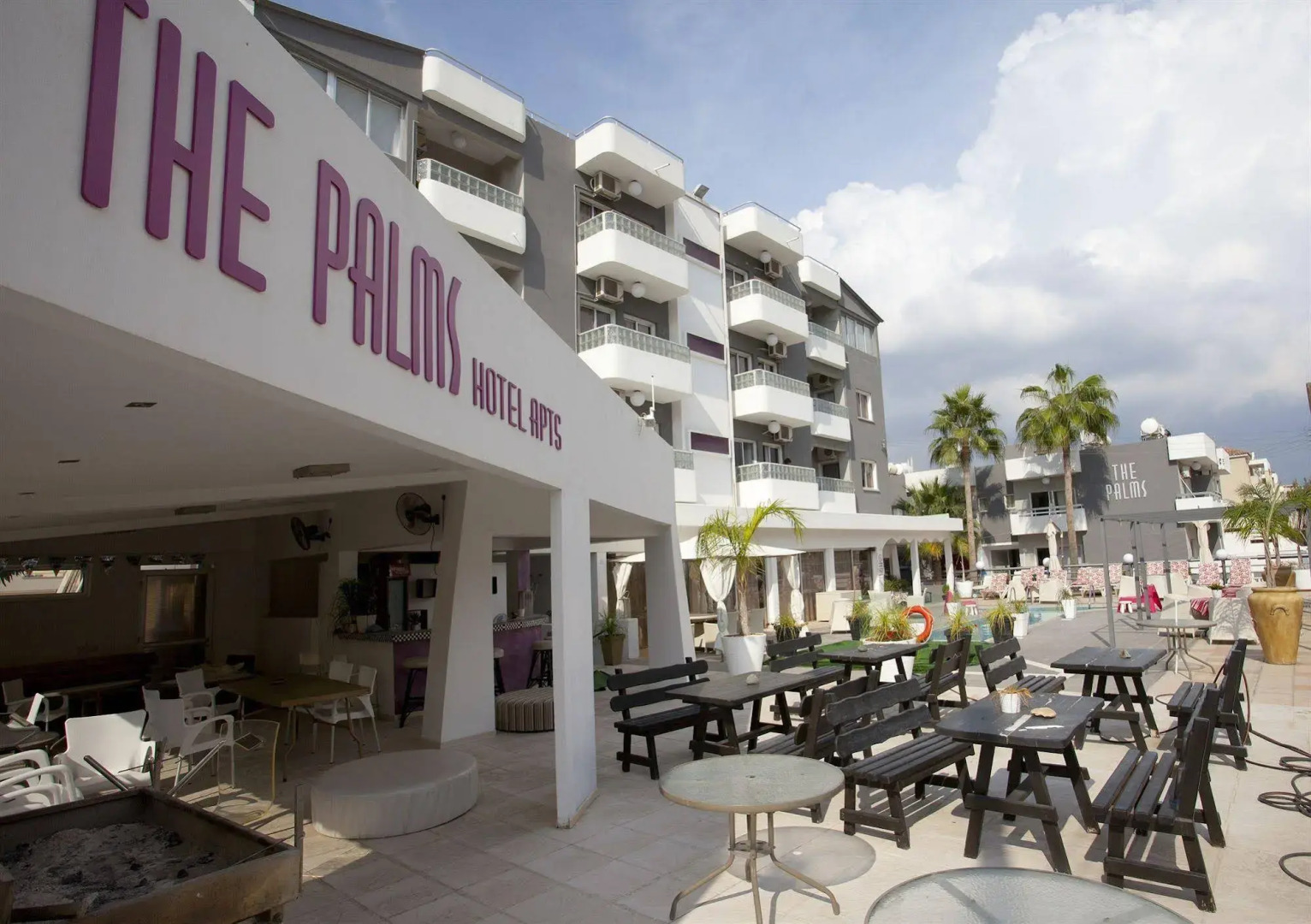 The Palms Hotel Apartments