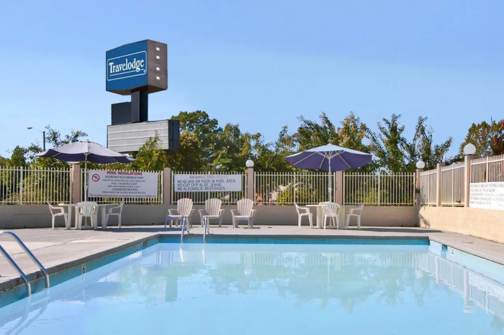 Travelodge by Wyndham Ridgeway Martinsville Area