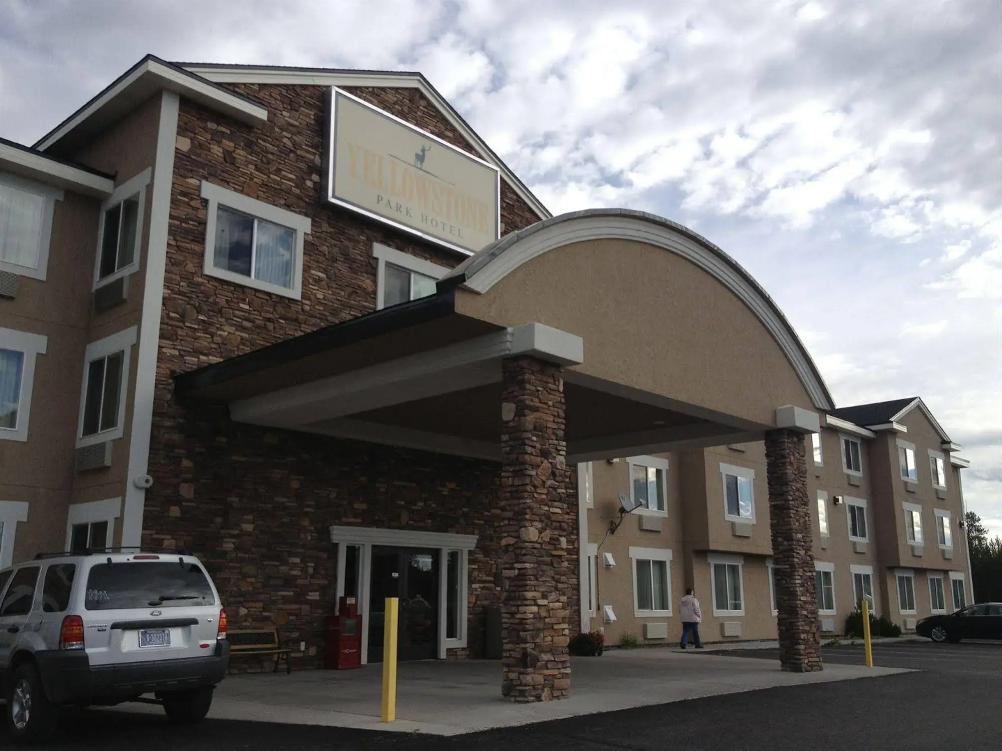 Yellowstone Park Hotel