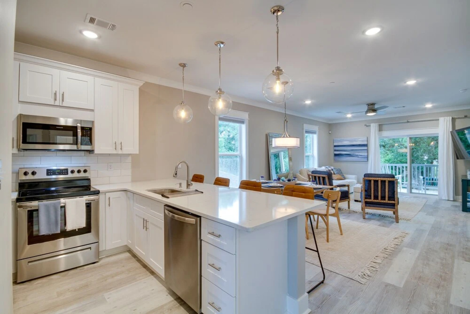 Diamondhead Retreat w/ Deck, Pool & Golf!