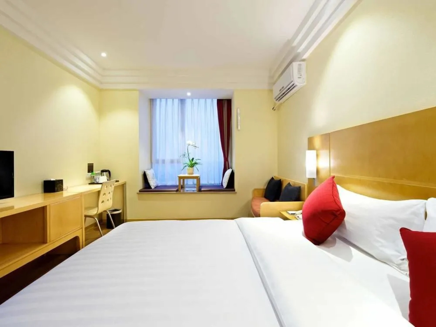 Ibis Wenjiang Floraland