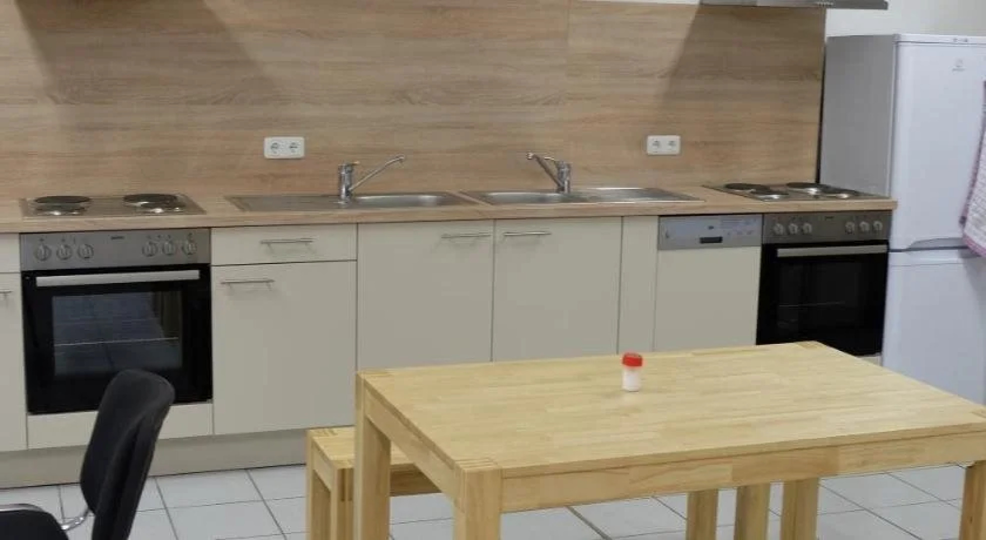 Montagehotel Bed  Steel