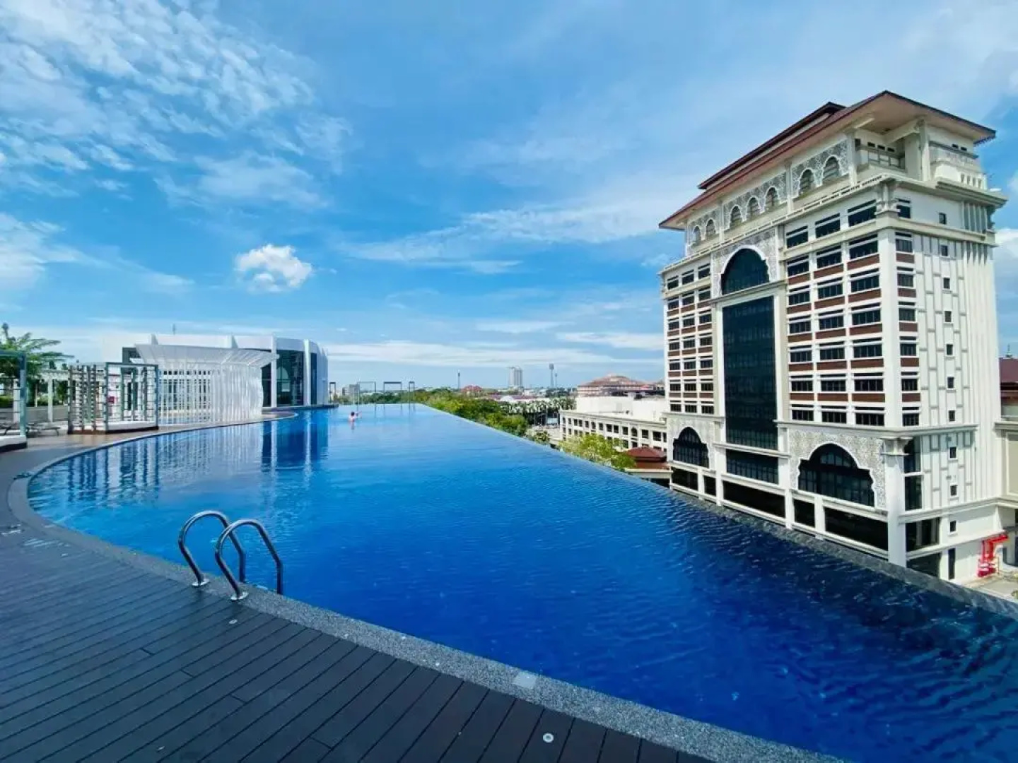 Suite17@Troika Kota Bharu