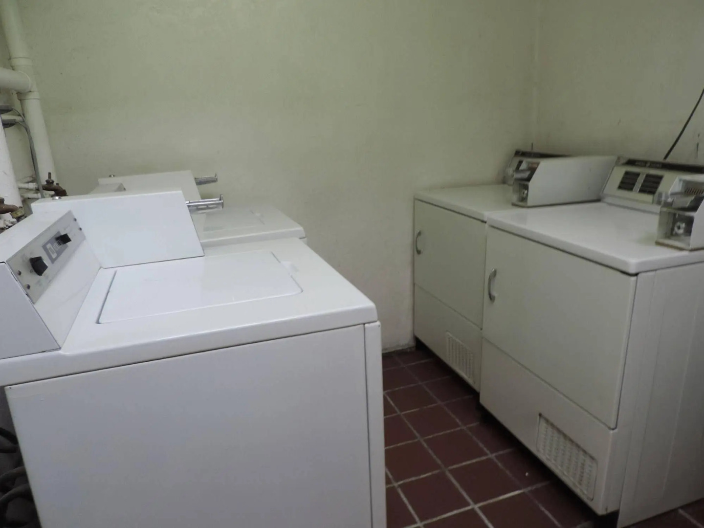 Gardner Hotel & Hostel