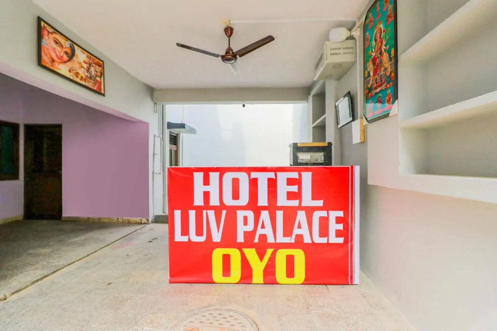Hotel Luv Palace by OYO Rooms