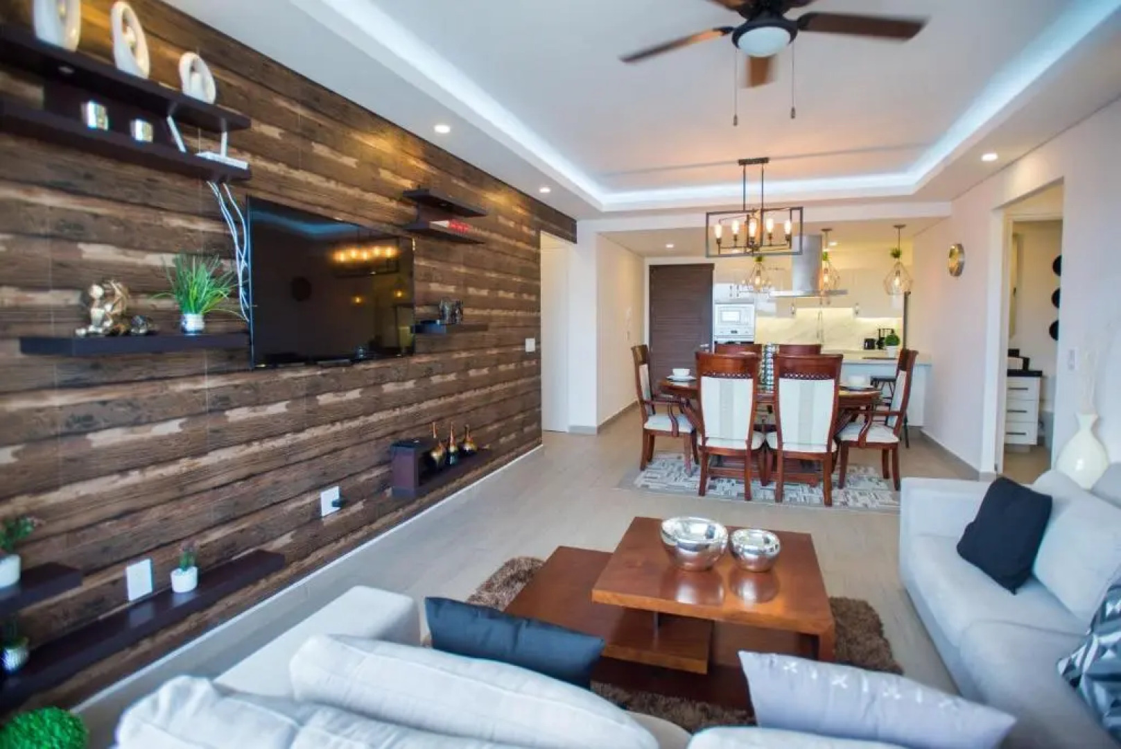 Real View Towers E306 by Casago