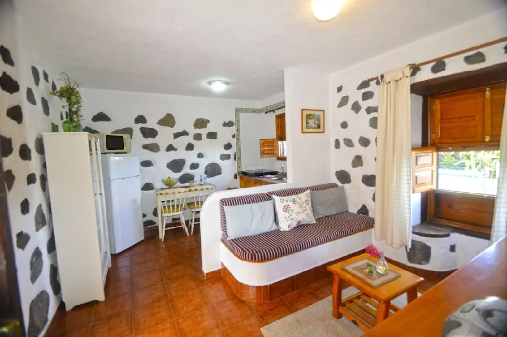 Casa Sombrero de Pico A by Isla Bonita