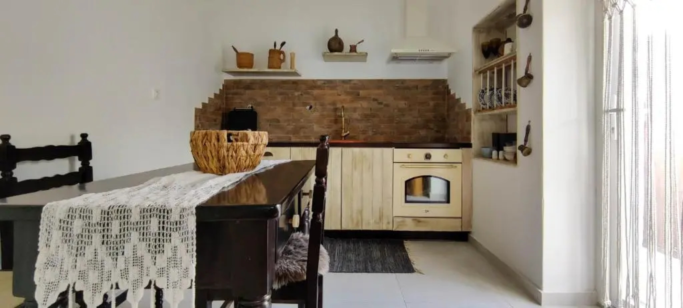 Laina Traditional Guest House