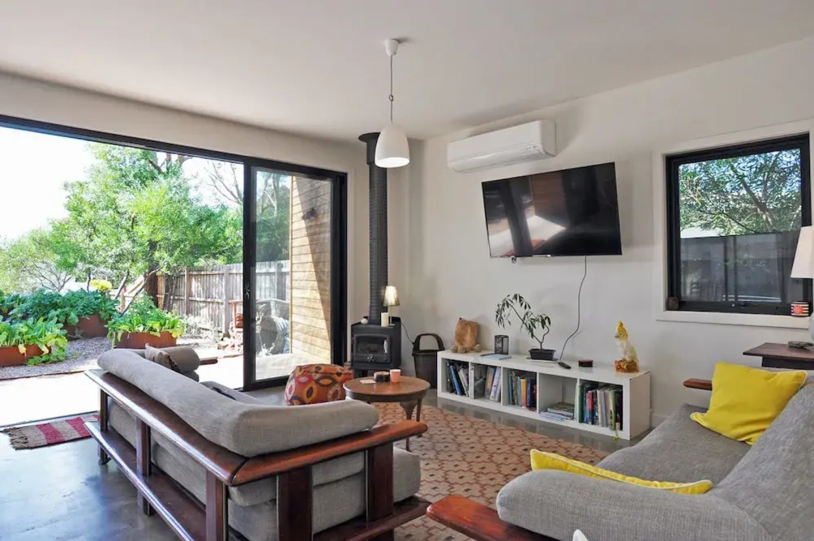 Armstrong'S - Close To Beach